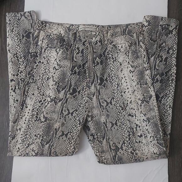 Stradivarius High Rise Snakeskin Print Skinny Jean US 8 White/Gray Casual Boho - Picture 1 of 9